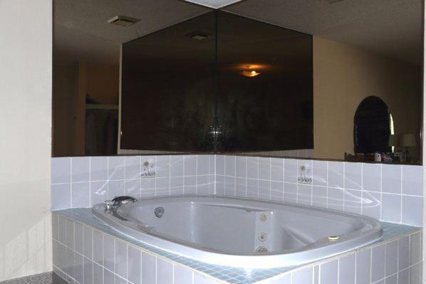 Tropicana Inn Niagara-vízesés Szoba fotó